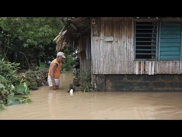 ⁣No Comment : la tempête tropicale Trami frappe les Philippines