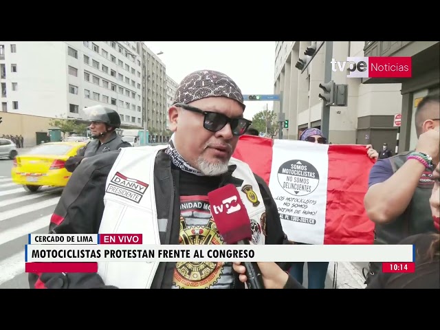 ⁣Motociclistas protestan por norma que prohíbe que dos vayan a bordo