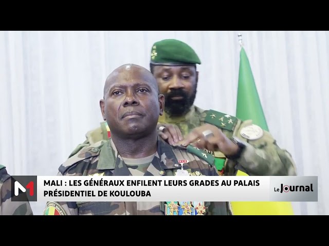 ⁣Mali : Les généraux enfilent leurs grades au Palais présidentiel de Koulouba