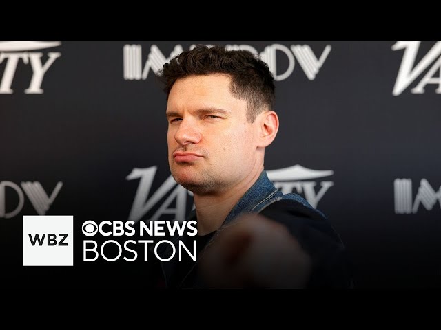 ⁣Comedian Flula Borg talks new podcast sitcom "Flula Makes Five"