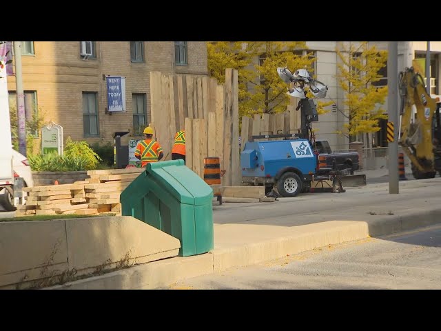 ⁣Sinkhole on St. Clair Avenue West disrupting streetcar service