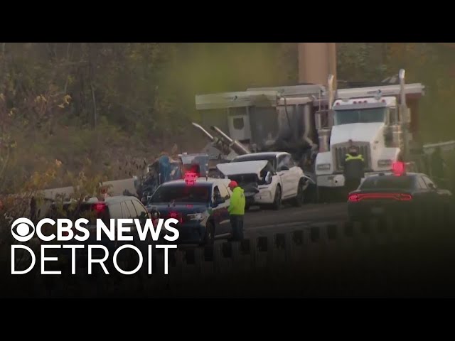 ⁣Crash causes fuel spill, closes lanes on I-275 in Wayne County