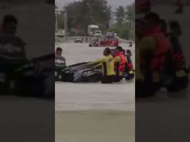 ⁣Tropical storm Trami wreaks havoc in Philippines #landslides #floods