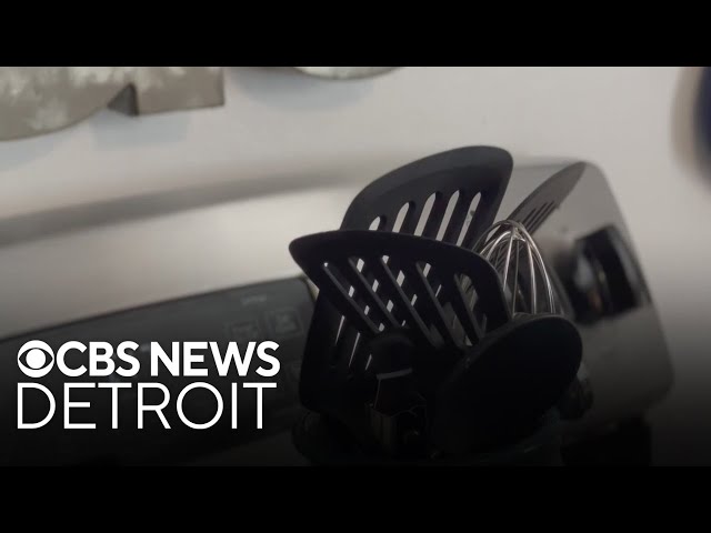 ⁣Detroit-area family gifted new home after fire