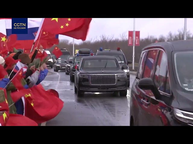 ⁣Представители общественности Казани попрощалисьс Си Цзиньпином перед его возвращением в Китай