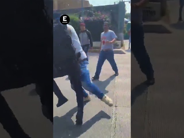 ⁣¡Es de a solos! Policía de CDMX pelea contra civil y sale perdiendo