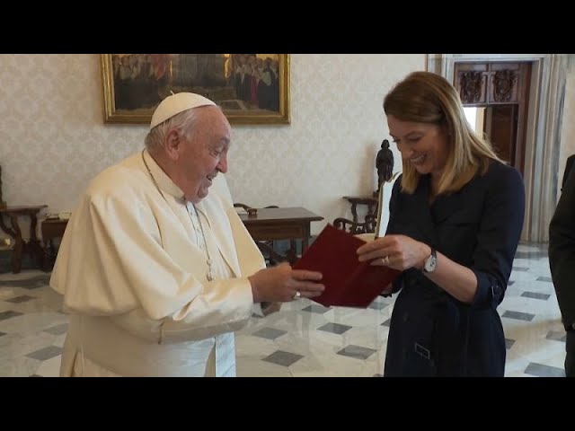 ⁣Der Vatikan: Metsola lobt Papst für Förderung des Friedens