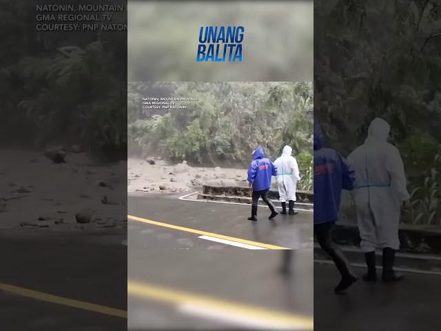 ⁣Kalsada sa Natonin, Mountain Province, hindi madaanan dahil sa mudslide at... #shorts | Unang Balita