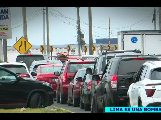 ⁣Conductores viven vía crucis por infernal tráfico a causa de las obras