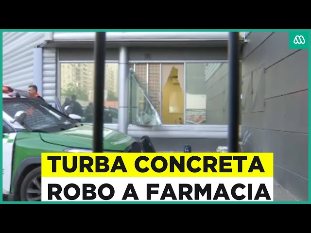 ⁣Impactante robo: Turba de 10 delincuentes se llevaron todo lo que pudieron desde una farmacia