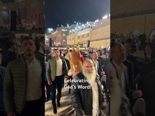 ⁣Simchat Torah: Dancing at the Western Wall