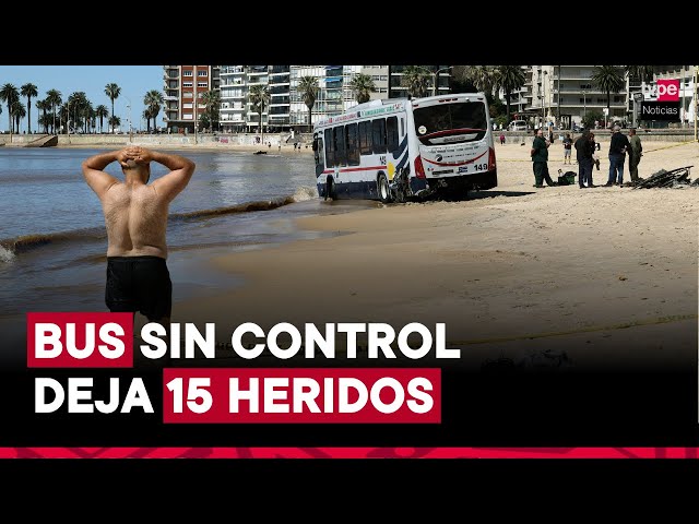 ⁣Bus fuera de control atraviesa playa en Montevideo: al menos 15 heridos