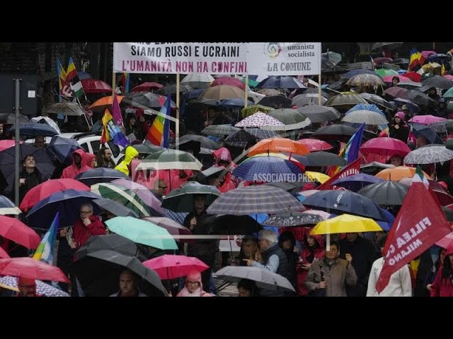 ⁣Tens of thousands of demonstrators march in Italian cities calling for peace in Gaza and Ukraine