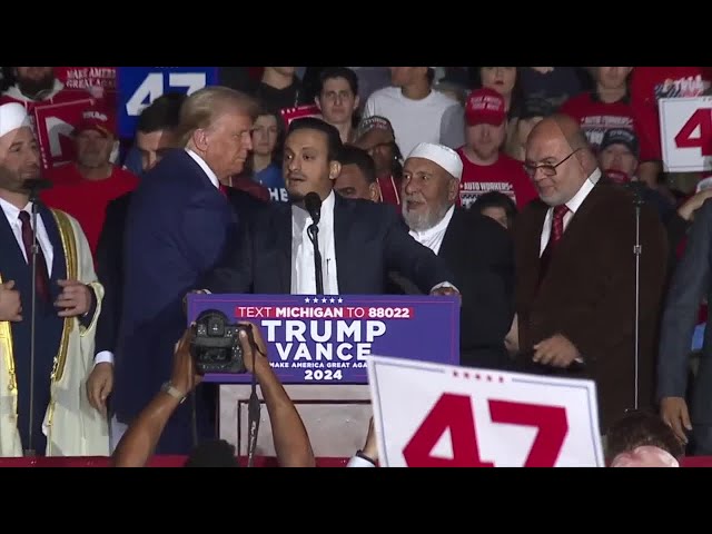 ⁣Trump endorsed by several Muslim & Arab American leaders at campaign rally in Novi