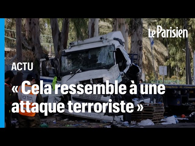 ⁣Israël : un chauffeur de camion percute un arrêt de bus à l'entrée d'une base militaire