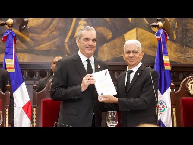 ⁣#ExpresoMatutino / Luis Abinader pone fin a 180 años de continuismo con la nueva Constitución