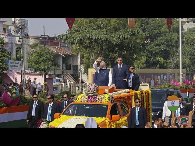 ⁣Inde : Modi et Sanchez inaugurent la première usine privée d'avions militaires