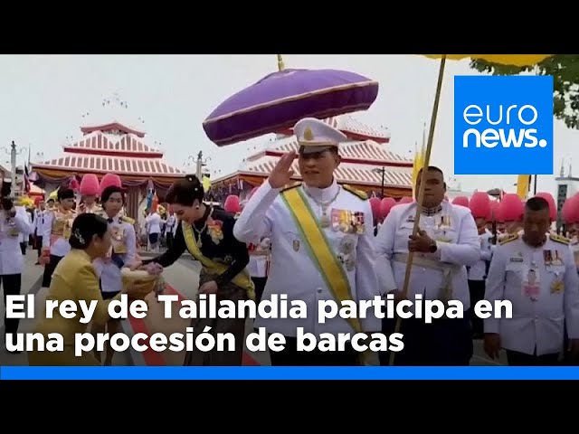 ⁣NO COMMENT: La histórica procesión de barcazas del rey de Tailandia y la corte real