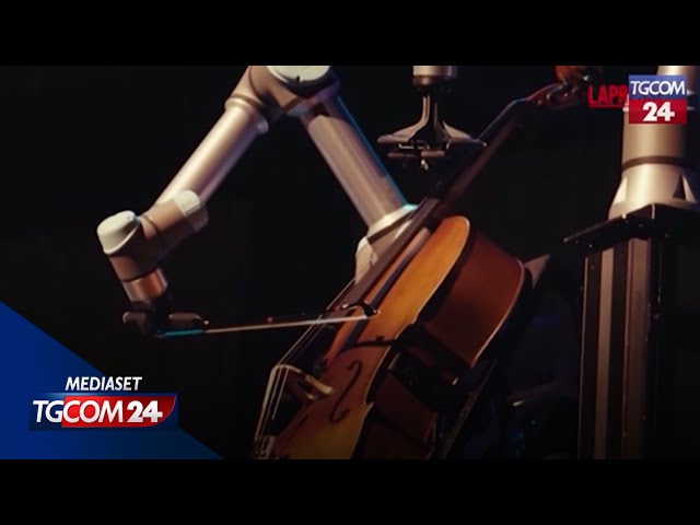 ⁣Svezia, il robot violoncellista suona con l'orchestra sinfonica di Malmo