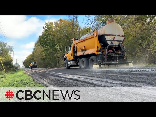 ⁣This Ontario municipality is experimenting with alternatives to road tar