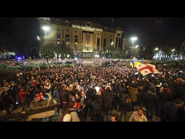 ⁣L'opposition géorgienne descend dans la rue contre "les élections volées"