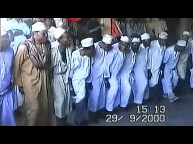 ⁣Archive MBENI: Shigoma sha Lansuri mariage Mohamed Zeina à la place ivogo en l'an 2000.