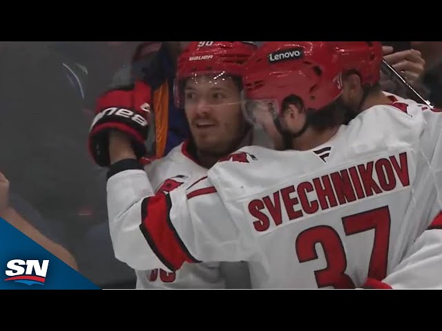 ⁣Hurricanes' Jack Roslovic Finishes Off Tic-Tac-Toe Passing Play Goal