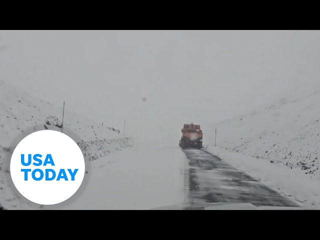 ⁣Snow coats Hawaii’s Mauna Kea Summit | USA TODAY