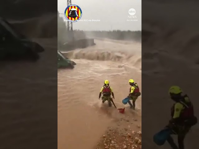 ⁣Dramatic rescues as deadly flash floods hit Spain's Valencia region - ABC News