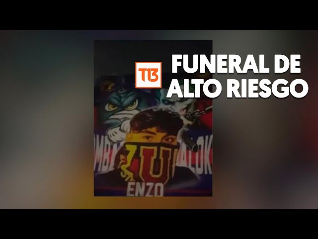 ⁣Preocupación por funeral de alto riesgo de "Bombazul": velorio tuvo armas y fuegos artific