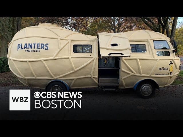 ⁣The Planters Nutmobile stops in Boston