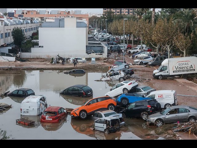 ⁣#SegundaEmisión| Se eleva a 155 la cifra de muertos por la DANA en Valencia, España