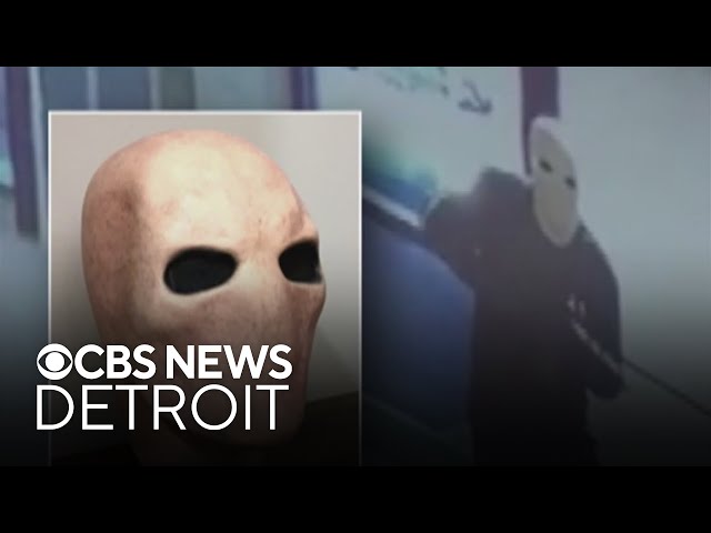 ⁣Halloween masks used in jewelry store heists