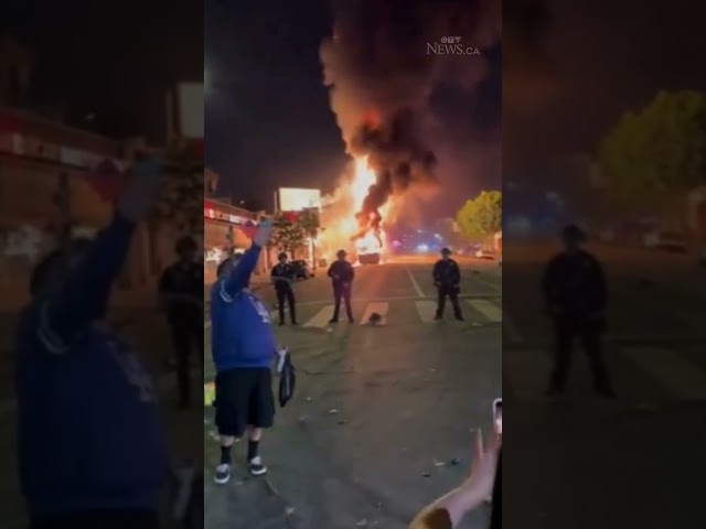 ⁣Dodgers fans set bus on fire after World Series win