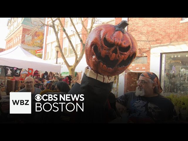 ⁣Warm weather makes this Halloween one to remember in Salem