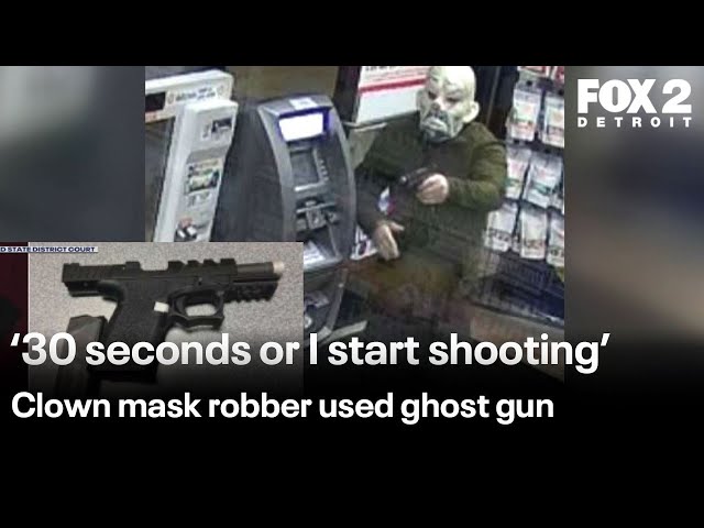 ⁣Masked clown robber used 3D-printed 'ghost gun' in Garden City robberies