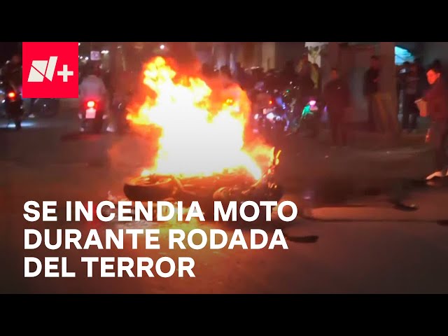 ⁣Motociclistas disfrazados toman las calles para la Rodada del Terror, una motocicleta se incendió