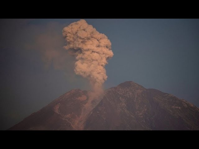 ⁣Semeru beruhigt sich nach gewaltiger Eruption