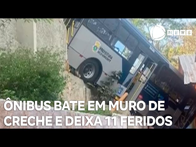 ⁣Ônibus bate em muro de creche e deixa 11 feridos em Belo Horizonte