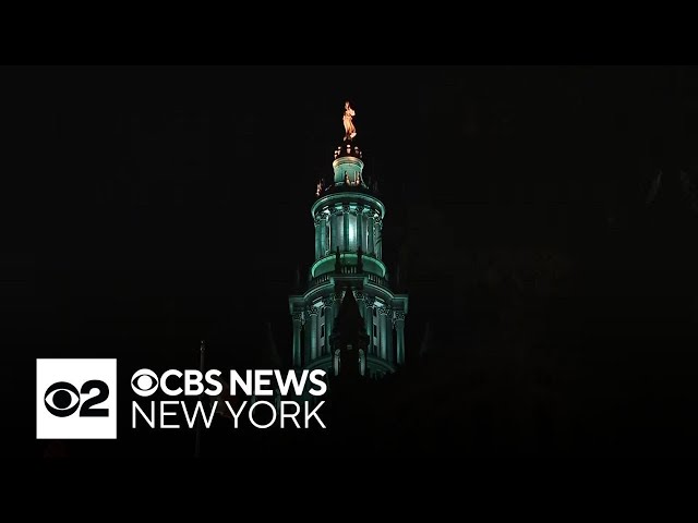 ⁣NYC landmarks light up in teal for Alzheimer's Awareness Month