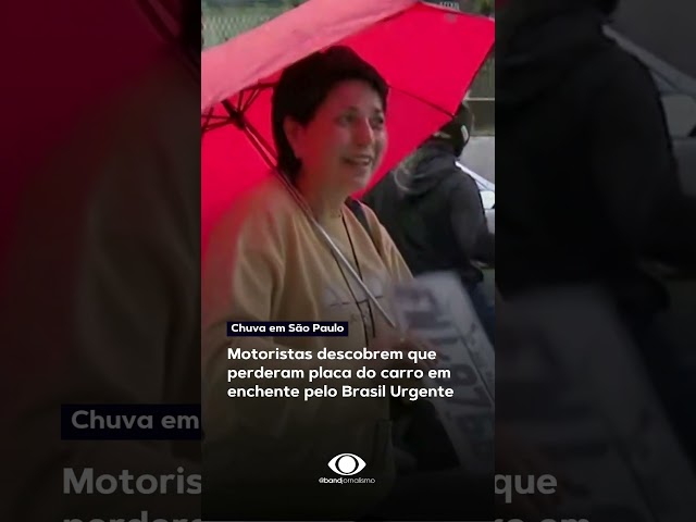 ⁣Motoristas descobrem que perderam placa do carro em enchente pelo Brasil Urgente #shorts