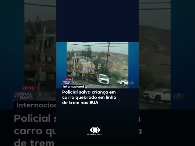 ⁣Policial salva criança em carro quebrado em linha de trem nos EUA