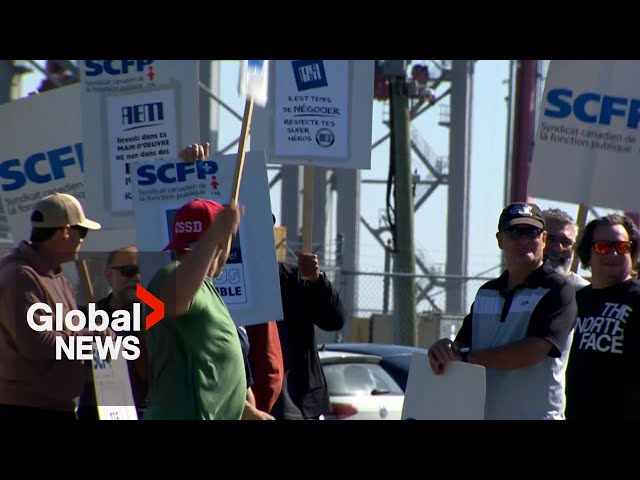 ⁣Montreal port workers lose wage guarantee amid unlimited partial strike