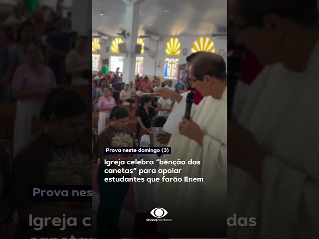 ⁣Igreja celebra “bênção das canetas” para apoiar estudantes que farão Enem #shorts