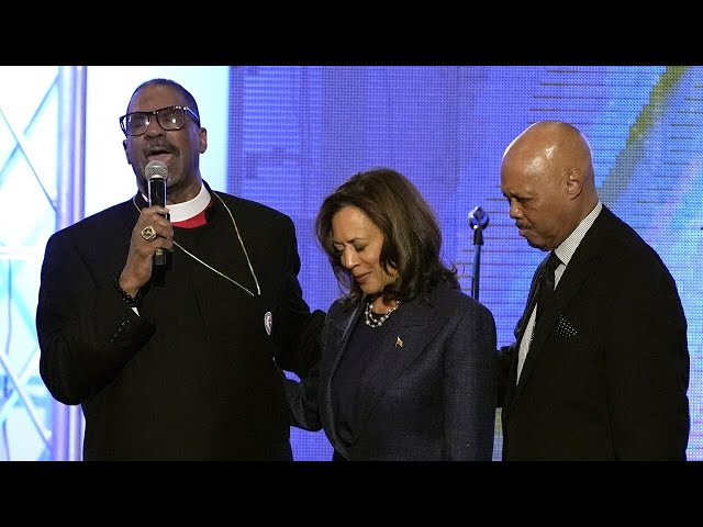 ⁣Kamala Harris attends church in Michigan