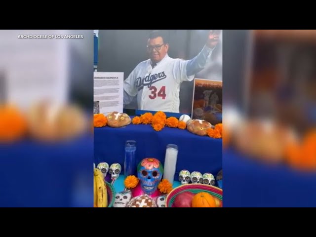 ⁣2 SoCal cemeteries celebrate Día de Muertos including altar honoring Fernando Valenzuela