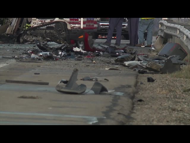 ⁣4 dead, 17 injured after semi crashes into several vehicles along I-96 near Webberville