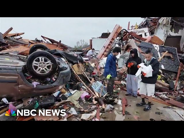 ⁣Severe weather rips through Oklahoma