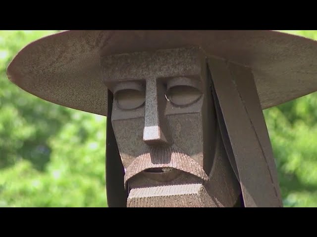 ⁣Monument Moment: Chicago Portage