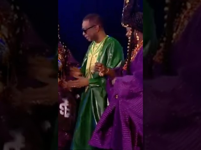 ⁣Youssou Ndour reçoit des cadeaux de la part de LA TEAM Eutou Birima et de Pape Cheikh Diallo...